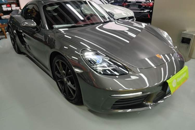 Used Porsche 718 2022 Cayman 2.0T Front Right 45 Deg