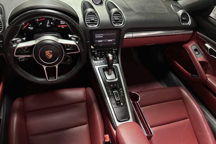 Used Porsche 718 2022 Boxster 2.0T Interior 1
