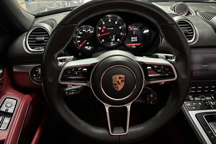 Used Porsche 718 2022 Boxster 2.0T Interior 2