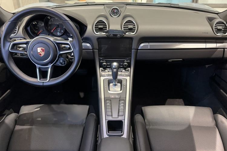 Used Porsche 718 2022 Cayman 2.0T Interior 3