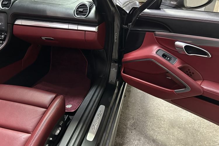 Used Porsche 718 2022 Boxster 2.0T Interior 7