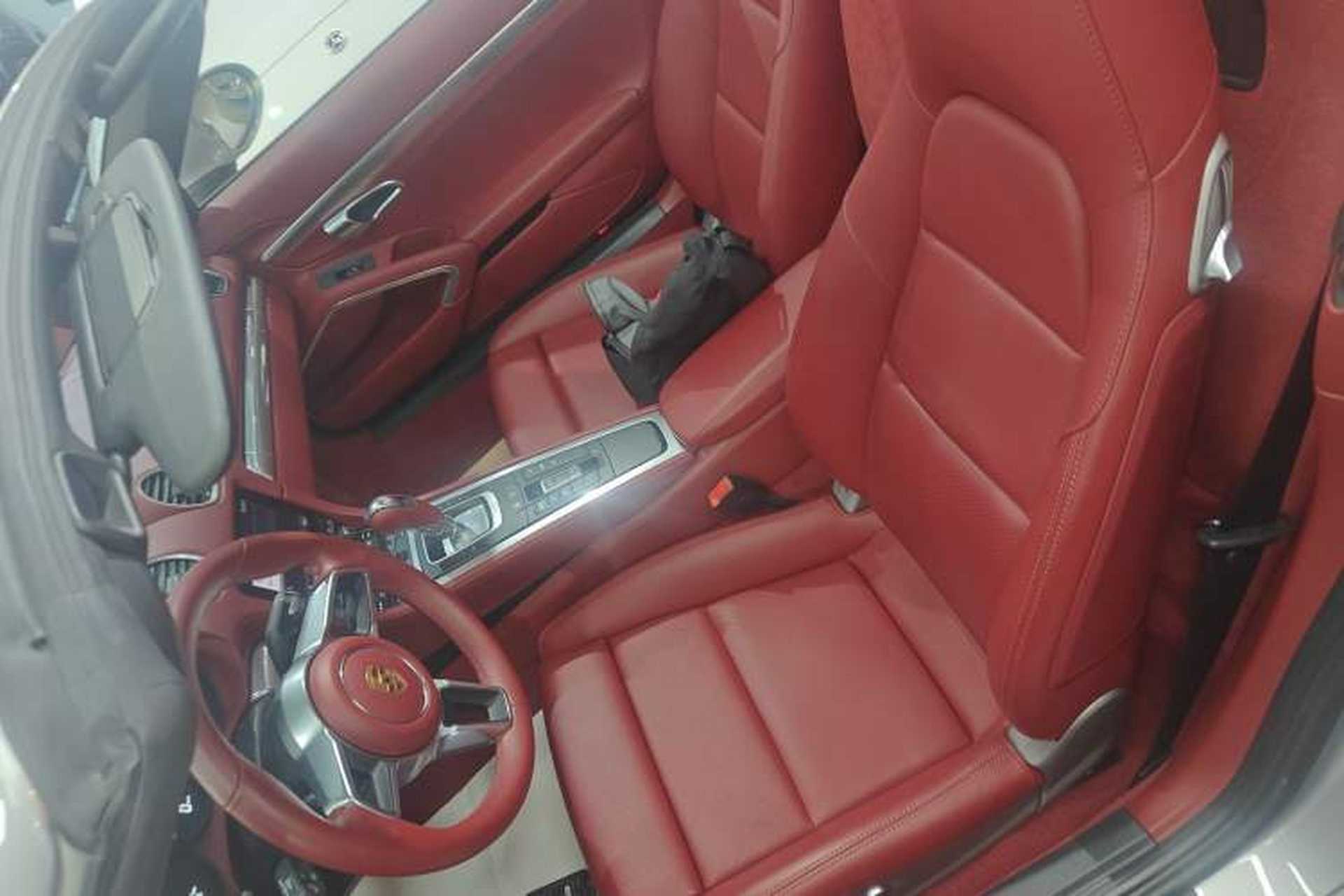 Used Porsche 718 2022 Boxster 2.0T Left Front Seat