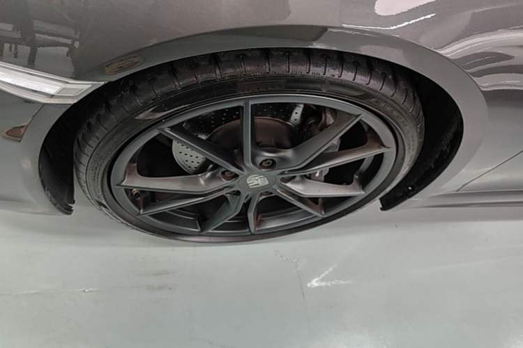 Used Porsche 718 2022 Cayman 2.0T Left Front Wheel Hub
