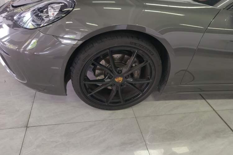 Used Porsche 718 2022 Boxster 2.0T Left Front Wheel Hub