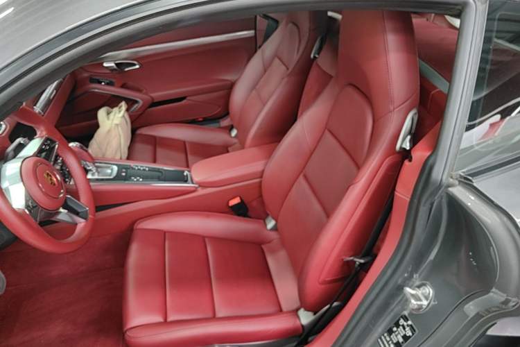 Used Porsche 718 2022 Cayman 2.0T Left Rear Seat