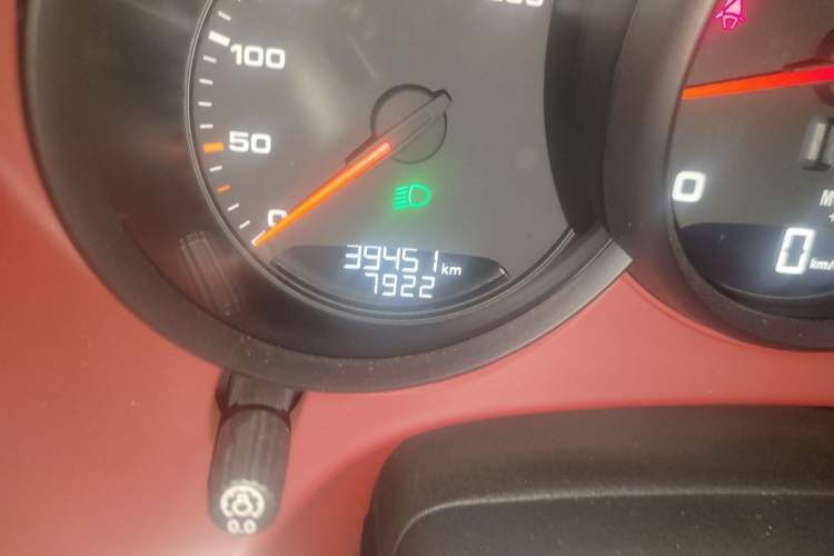Used Porsche 718 2022 Boxster 2.0T Odometer Close Up