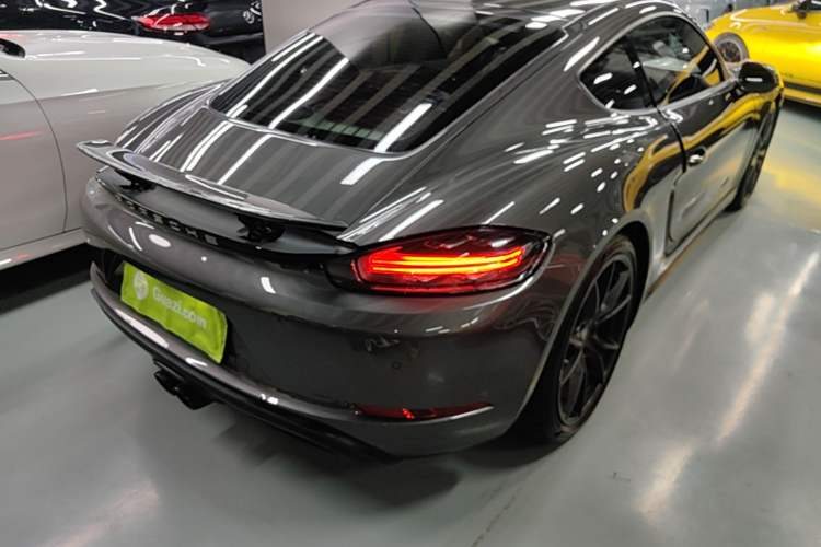 Used Porsche 718 2022 Cayman 2.0T Rear Right 45 Deg