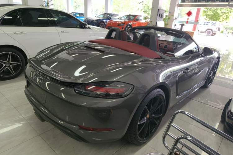 Used Porsche 718 2022 Boxster 2.0T Rear Right 45 Deg