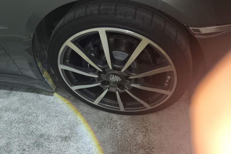 Used Porsche 718 2022 Boxster 2.0T Right Front Wheel Hub