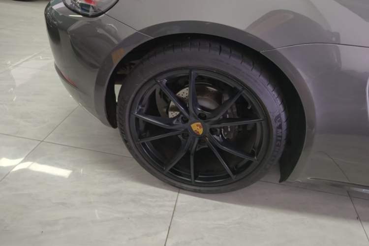 Used Porsche 718 2022 Boxster 2.0T Right Rear Wheel Hub