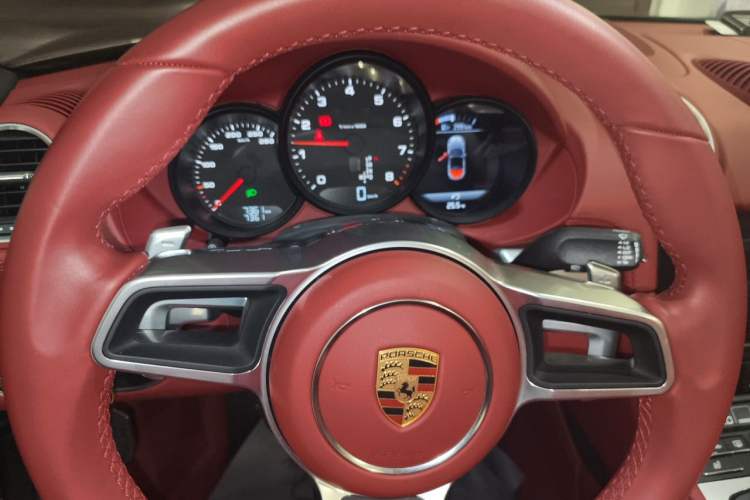 Used Porsche 718 2022 Boxster 2.0T Steering Wheel