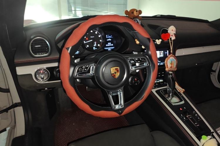 Used Porsche 718 2022 Spyder 2.0T Steering Wheel