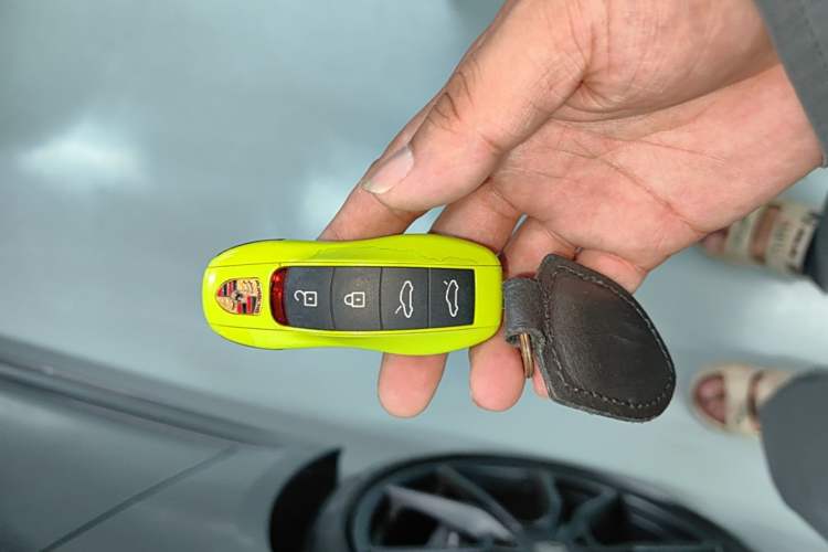 Used Porsche 718 2022 Cayman 2.0T Vehicle Key