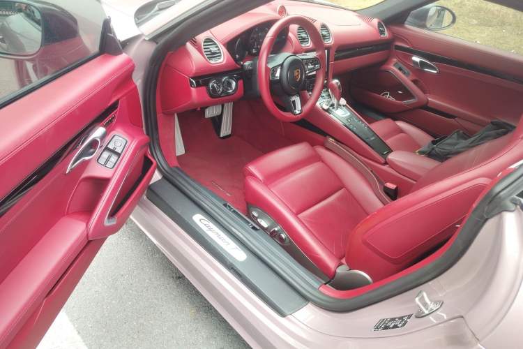 Used Porsche 718 2022 Cayman T 2.0T Driver Seat
