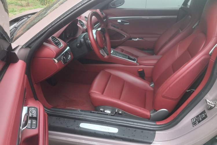 Used Porsche 718 2022 Cayman 2.0T Driver Seat