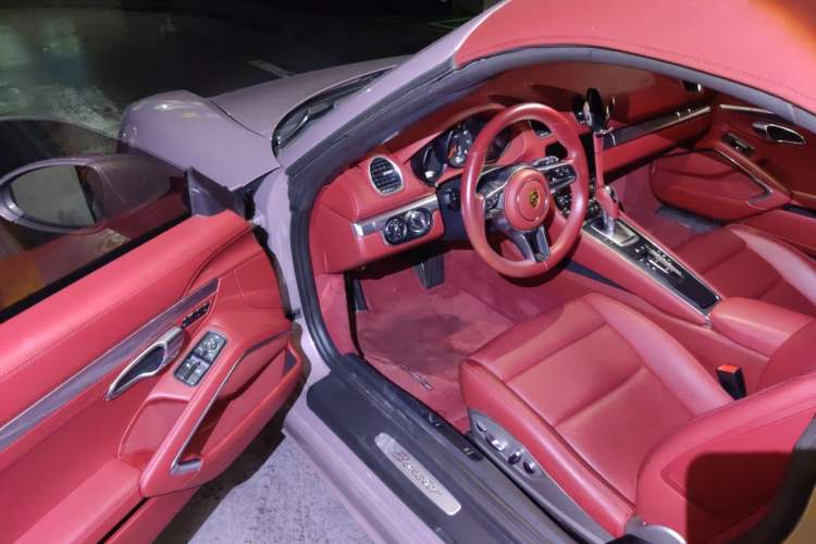Used Porsche 718 2022 Boxster 2.0T Driver Seat