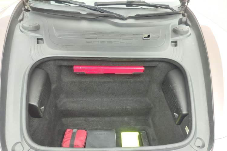 Used Porsche 718 2022 Cayman T 2.0T Engine Bay