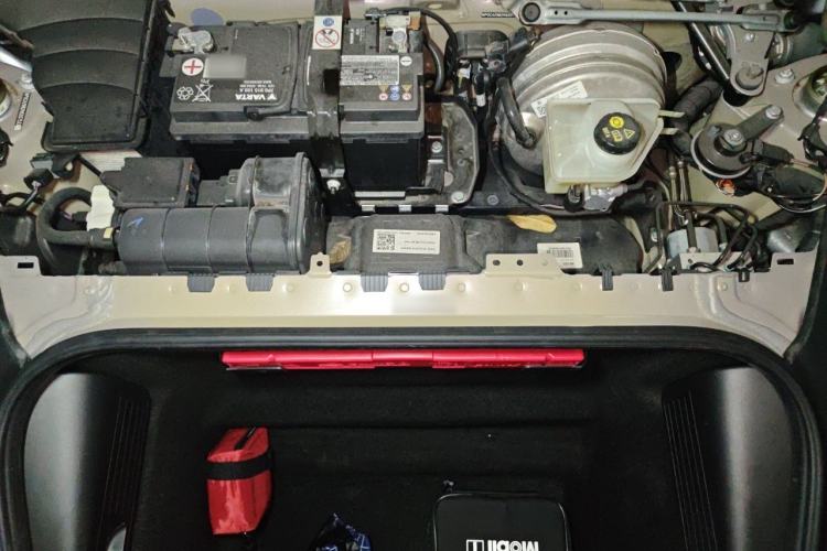 Used Porsche 718 2022 Boxster 2.0T Engine Bay