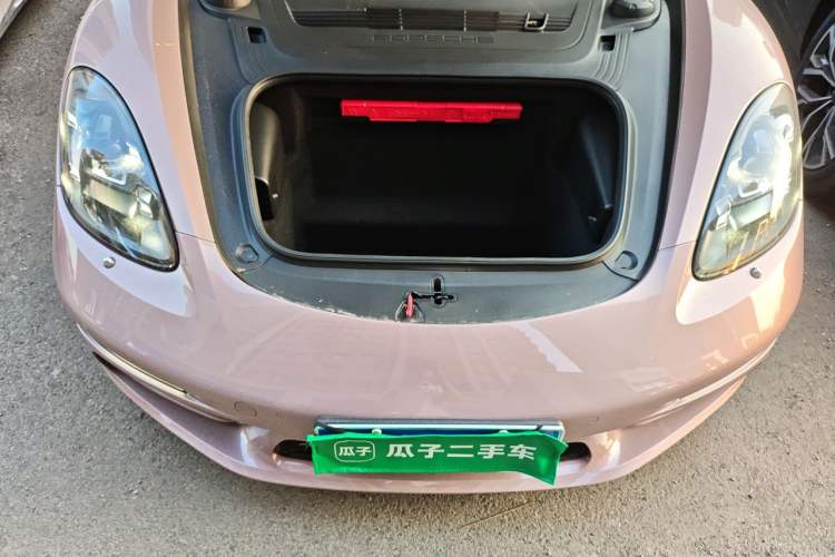 Used Porsche 718 2022 Cayman 2.0T Engine Bay