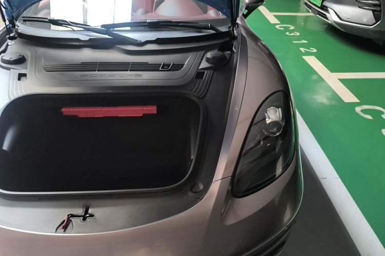Used Porsche 718 2022 Boxster 2.0T Engine Bay Left