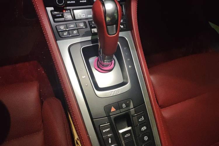 Used Porsche 718 2022 Boxster 2.0T Gear Lever