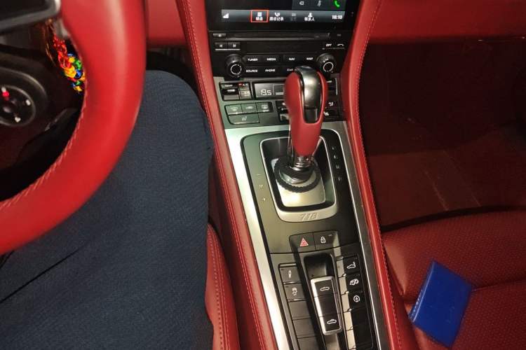 Used Porsche 718 2022 Boxster 2.0T Gear Lever