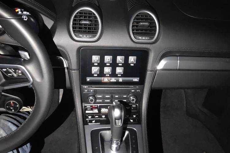 Used Porsche 718 2022 Cayman 2.0T Audio And AC Panel