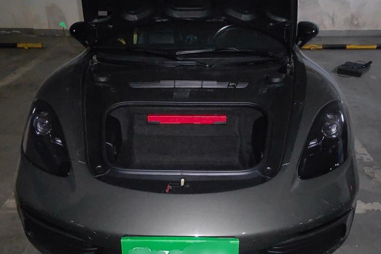 Used Porsche 718 2022 Cayman 2.0T Engine Bay
