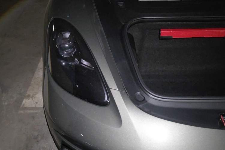 Used Porsche 718 2022 Cayman 2.0T Engine Bay Right