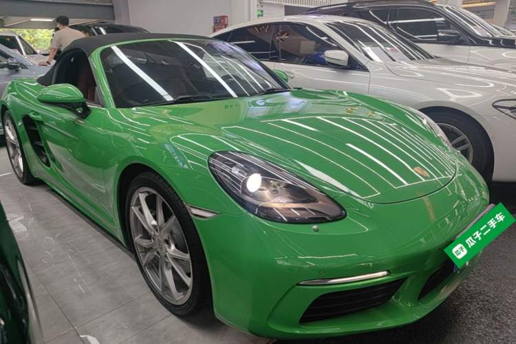 Used Porsche 718 2022 Boxster 2.0T Front Right 45 Deg