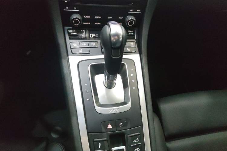Used Porsche 718 2022 Boxster 2.0T Gear Lever