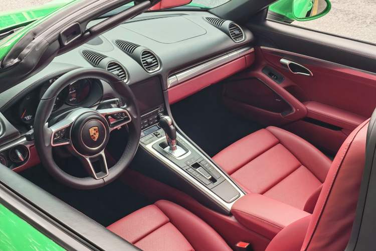 Used Porsche 718 2022 Boxster 2.0T Interior 1