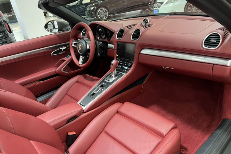 Used Porsche 718 2022 Boxster 2.0T Interior 10