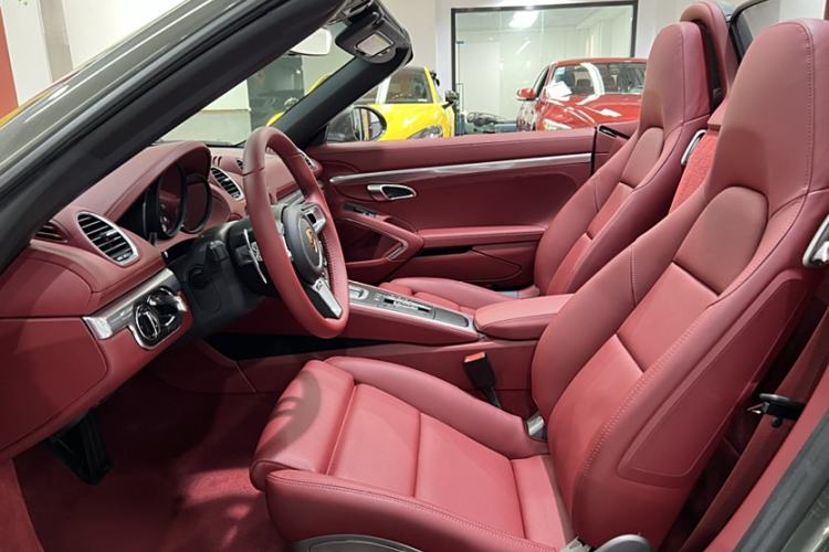 Used Porsche 718 2022 Boxster 2.0T Interior 12