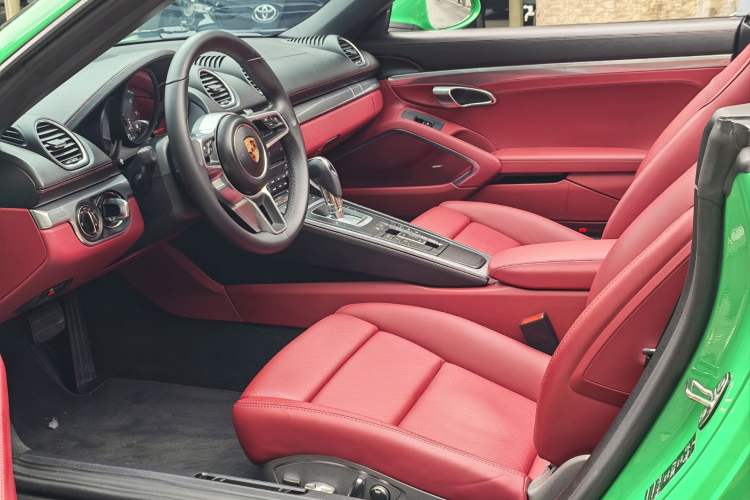 Used Porsche 718 2022 Boxster 2.0T Interior 2