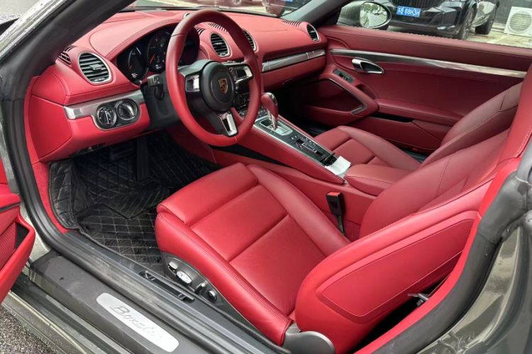 Used Porsche 718 2022 Boxster 2.0T Interior 2
