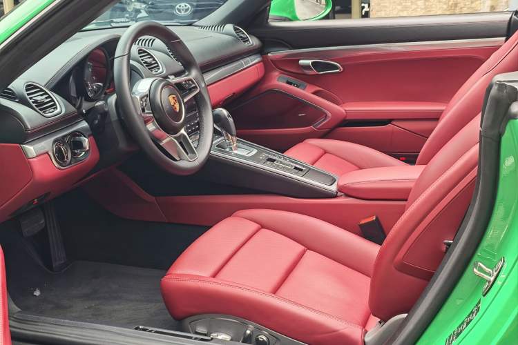Used Porsche 718 2022 Boxster 2.0T Interior 2