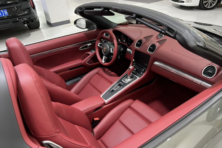 Used Porsche 718 2022 Boxster 2.0T Interior 5