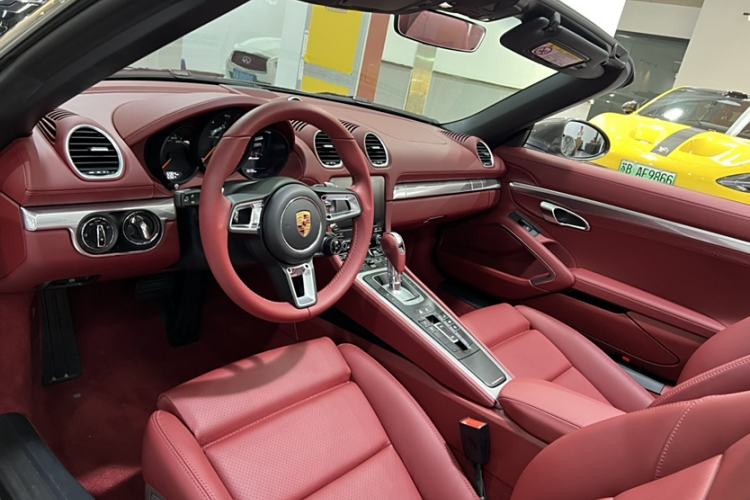 Used Porsche 718 2022 Boxster 2.0T Interior 6