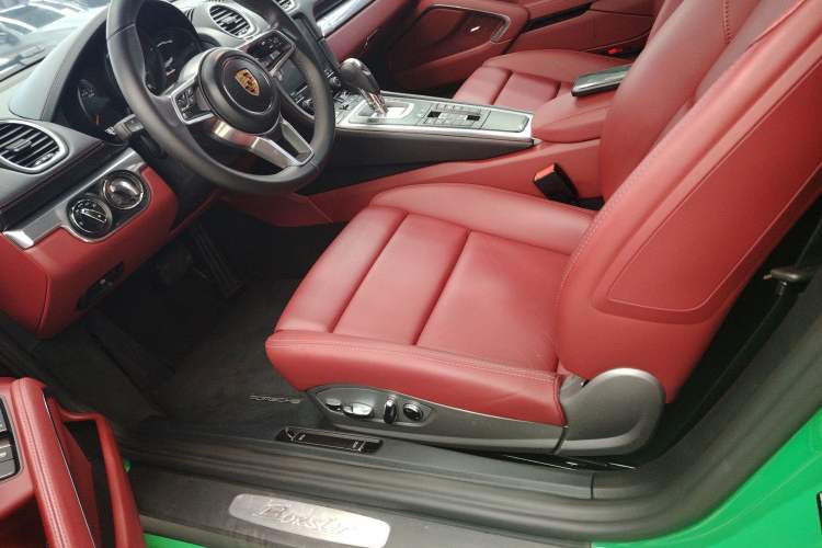 Used Porsche 718 2022 Boxster 2.0T Left Front Seat