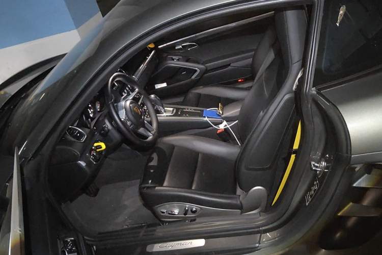 Used Porsche 718 2022 Cayman 2.0T Left Front Seat
