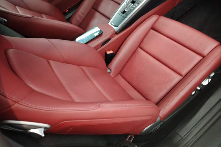 Used Porsche 718 2022 Boxster 2.0T Right Front Seat