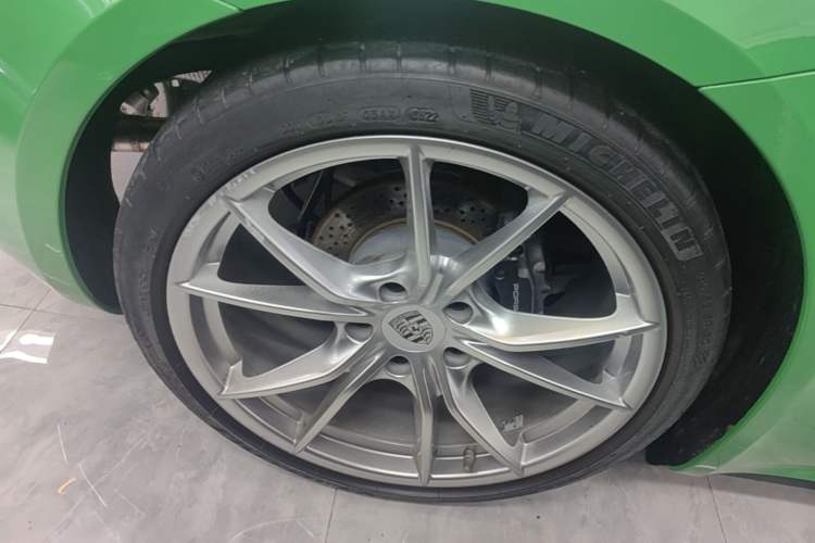 Used Porsche 718 2022 Boxster 2.0T Right Rear Wheel Hub
