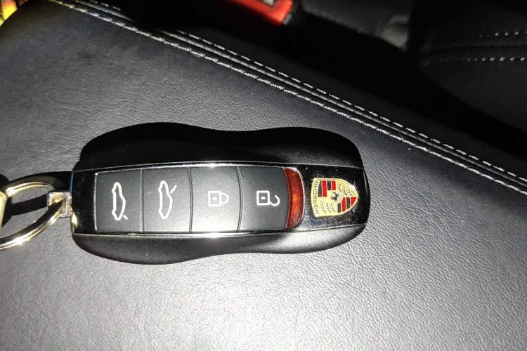 Used Porsche 718 2022 Cayman 2.0T Vehicle Key