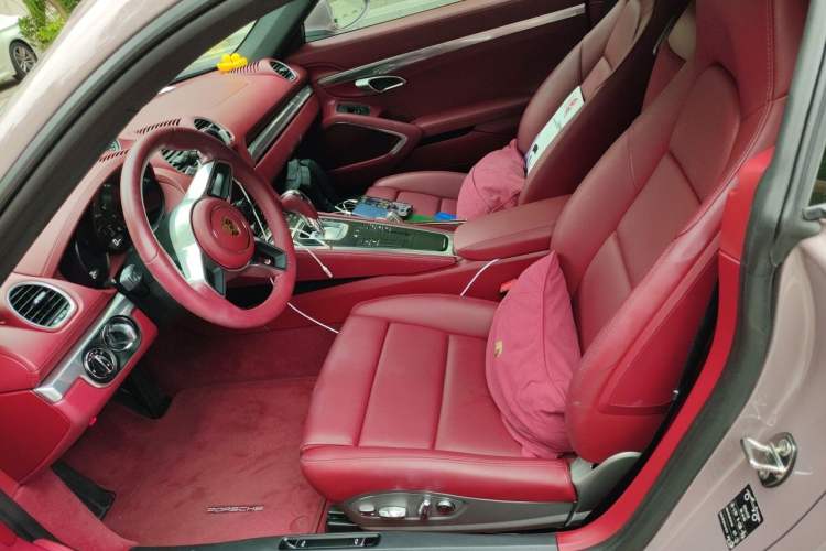 Used Porsche 718 2022 Cayman 2.0T Left Front Seat