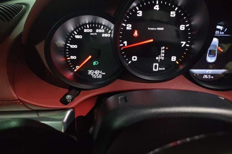 Used Porsche 718 2022 Boxster 2.0T Odometer Close Up