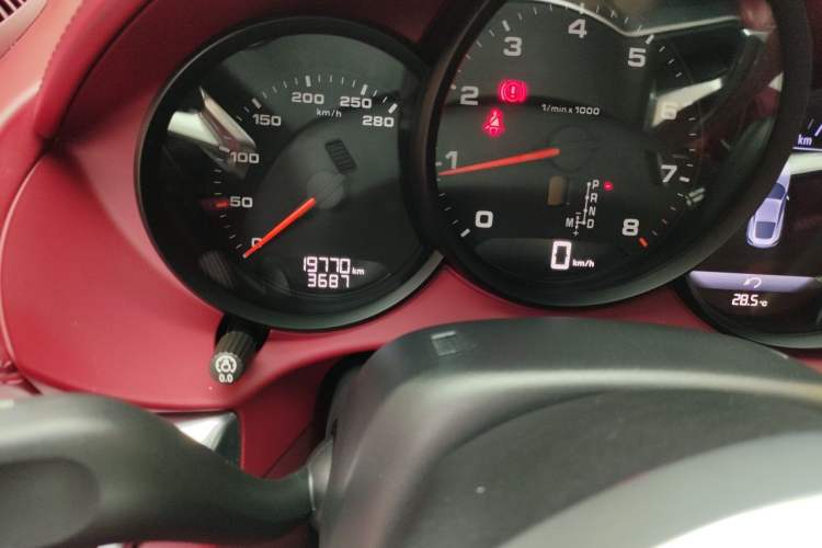 Used Porsche 718 2022 Cayman 2.0T Odometer Close Up