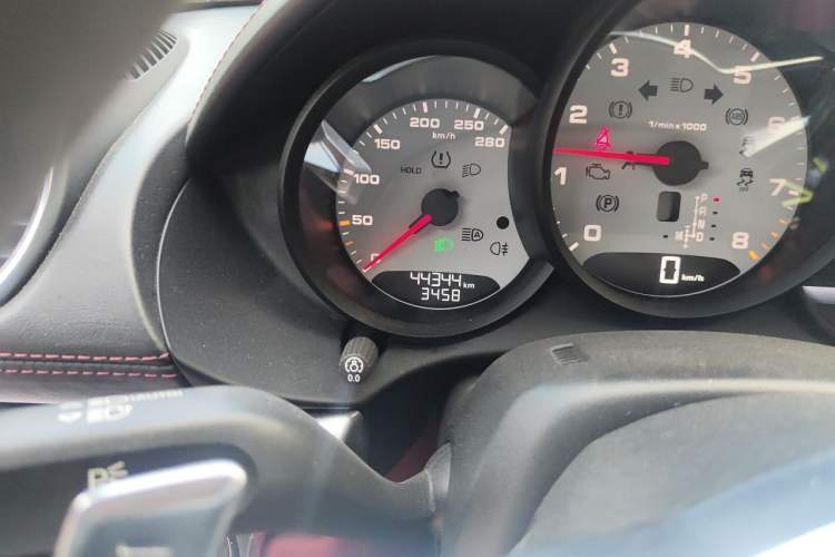 Used Porsche 718 2022 Boxster 2.0T Odometer Close Up