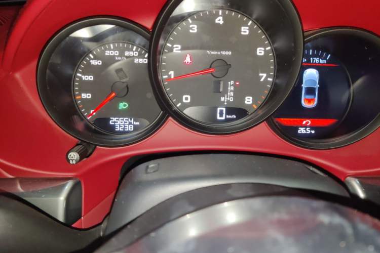 Used Porsche 718 2022 Boxster 2.0T Odometer Close Up