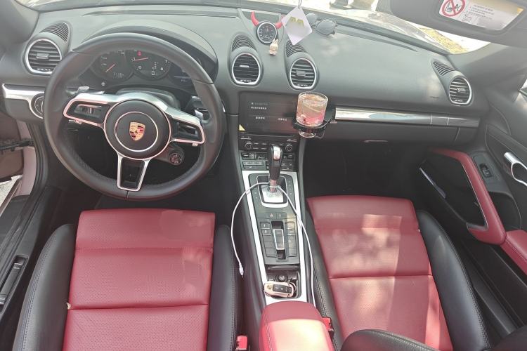Used Porsche 718 2022 Boxster 2.0T Center Console